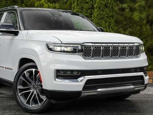 Used 2023 Jeep Grand Wagoneer Series III AWD/4WD image 6