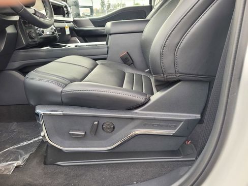 New 2026 Ford F250 Platinum image 36
