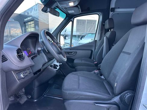 Used 2023 Mercedes-Benz Sprinter 2500 image 22
