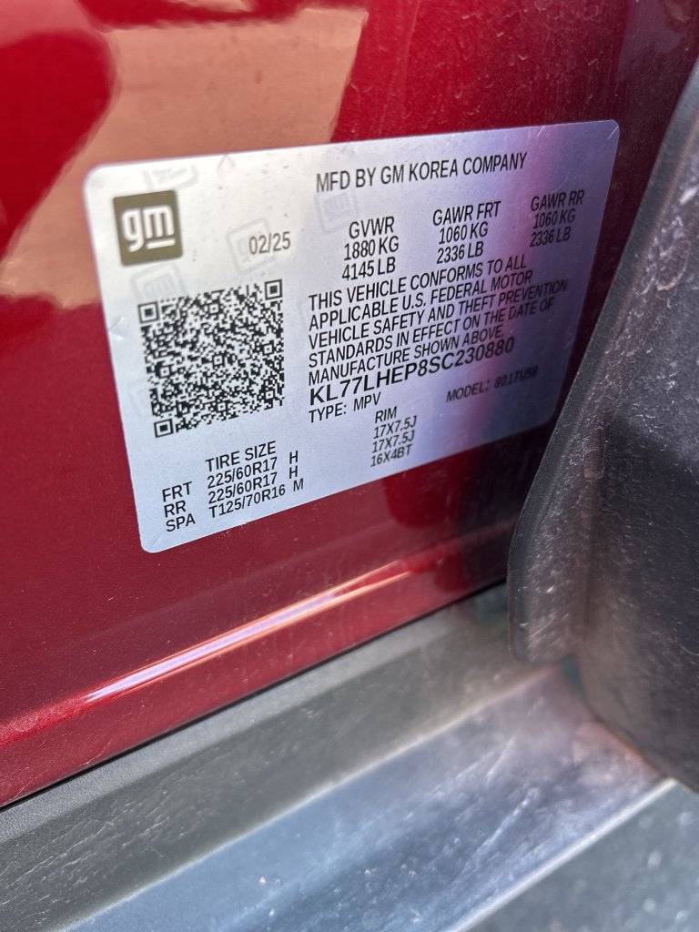 Used 2025 Chevrolet Trax LT w/ LT Convenience Package FWD image 3