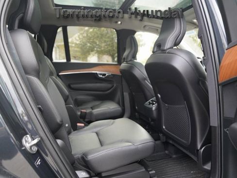 Used 2022 Volvo XC90 T6 Momentum w/ Advanced Package image 11