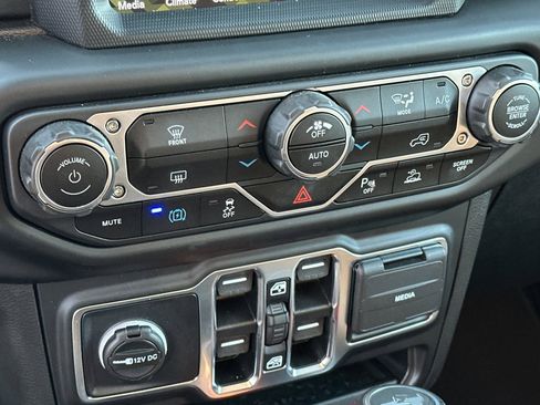 Used 2022 Jeep Wrangler Unlimited Sahara w/ Safety Group image 21