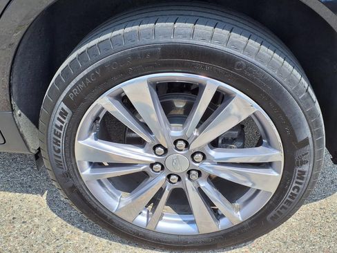 Used 2024 Cadillac XT5 Premium Luxury w/ Technology Package AWD/4WD image 8