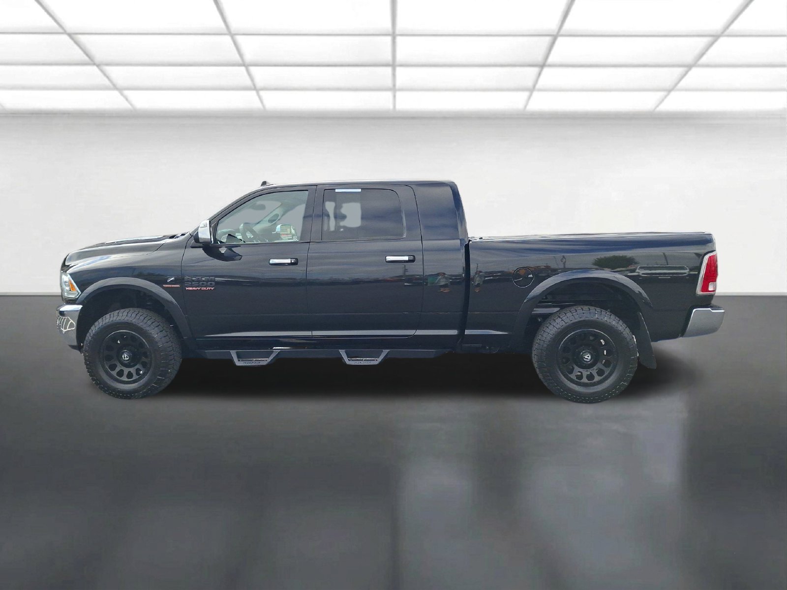Used 2018 RAM 2500 Laramie w/ Convenience Group AWD/4WD image 8