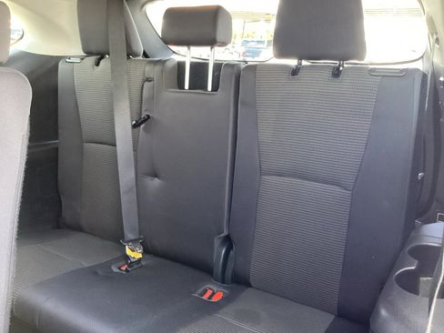Used 2023 Toyota Highlander LE FWD image 27