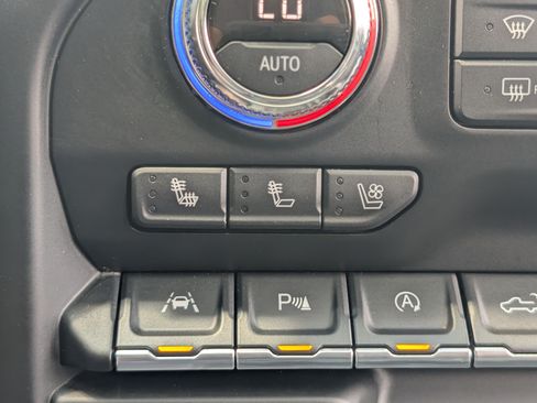 Used 2021 GMC Sierra 1500 AT4 w/ AT4 Premium Package AWD/4WD image 34