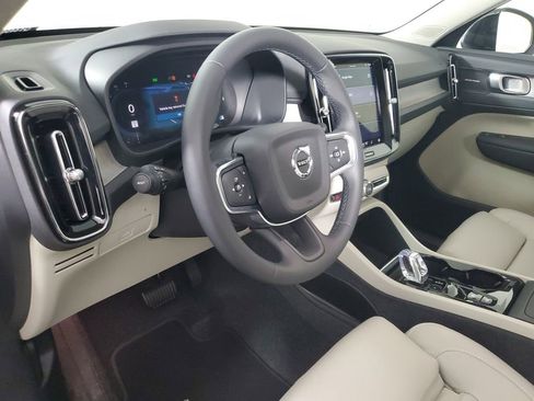 Certified 2025 Volvo XC40 B5 Plus image 26