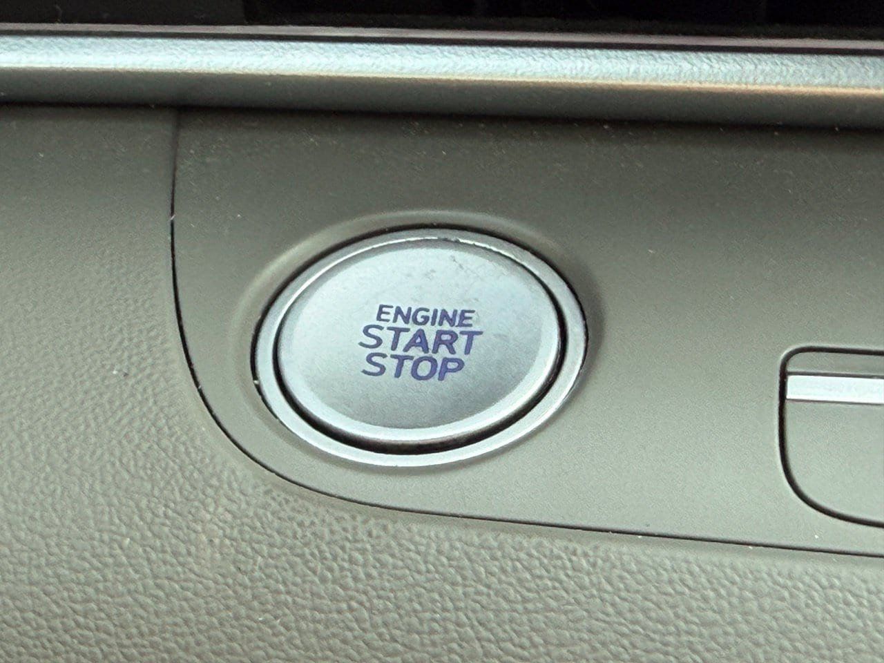 Used 2025 Hyundai Elantra SEL FWD image 23