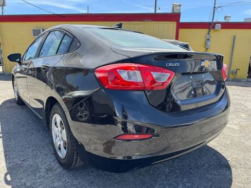 Used 2017 Chevrolet Cruze LS image 7