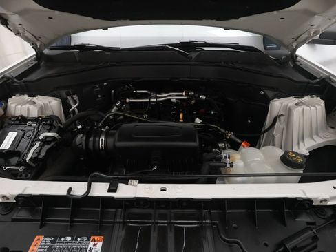 Used 2021 Ford Explorer XLT w/ Equipment Group 202A AWD/4WD image 3