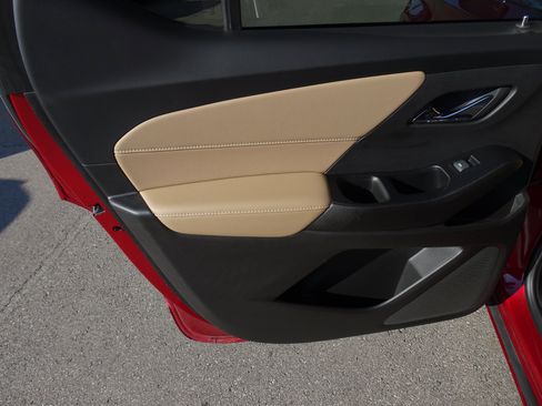 Used 2023 Chevrolet Traverse Premier w/ LPO, Floor Liner Package FWD image 16