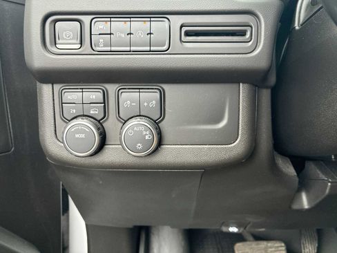 Certified 2023 Chevrolet Suburban RST image 18