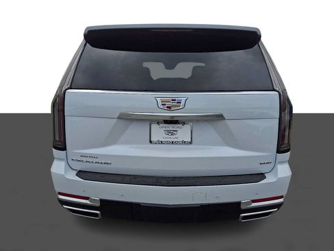 Used 2026 Cadillac Escalade Luxury w/ Touring Package AWD/4WD image 6
