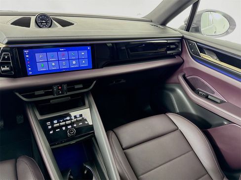 Used 2024 Porsche Macan 4 Electric image 26