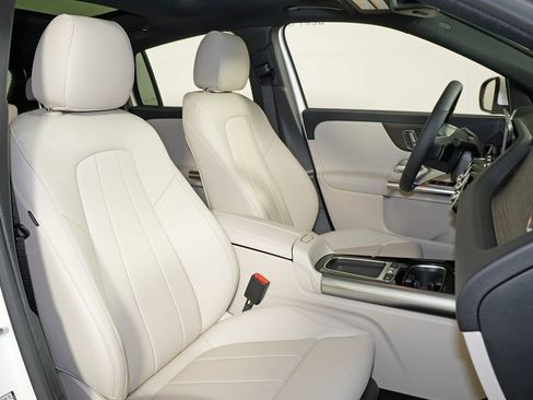 New 2026 Mercedes-Benz GLA 250 4MATIC image 13