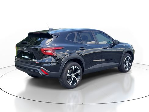 Used 2026 Chevrolet Trax RS FWD image 7