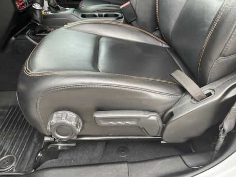 Used 2022 Jeep Gladiator Mojave w/ Auxiliary Switch Group image 38