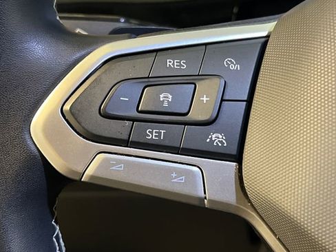 Certified 2024 Volkswagen Atlas SE FWD image 20