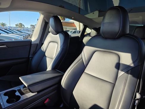 Used 2023 Tesla Model Y Long Range image 15