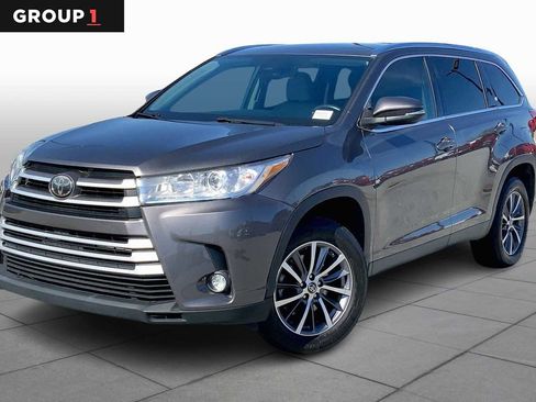 Used 2019 Toyota Highlander XLE image 1