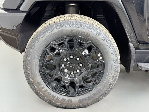 New 2026 GMC Hummer EV 4x4 Crew Cab image 19