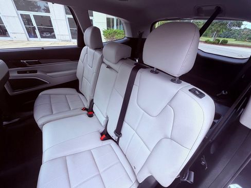 Used 2020 Kia Telluride EX AWD/4WD image 13