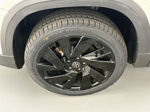 Used 2023 Volkswagen Taos SEL w/ Black Wheel Package AWD/4WD image 11