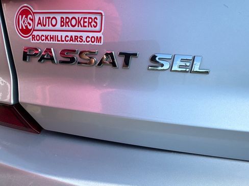 Used 2016 Volkswagen Passat 1.8T SEL Premium FWD image 17