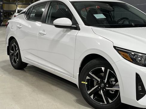 New 2025 Nissan Sentra SV image 5