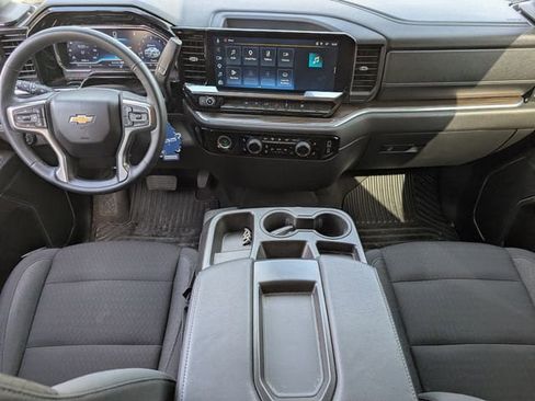 Used 2024 Chevrolet Silverado 1500 LT image 9