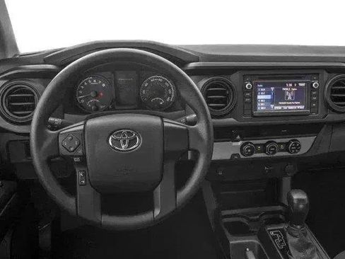 Used 2017 Toyota Tacoma SR AWD/4WD image 4