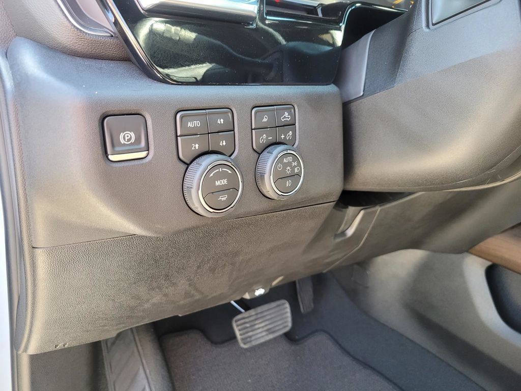 Used 2026 Chevrolet Silverado 2500 High Country AWD/4WD image 23