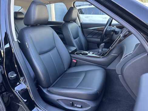 Used 2019 INFINITI Q50 Luxe w/ Essential Package (3.0T Luxe) AWD/4WD image 39