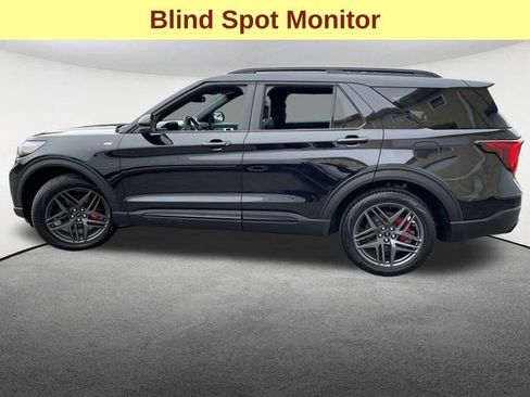Used 2025 Ford Explorer ST-Line w/ ST-Line Street Pack image 6