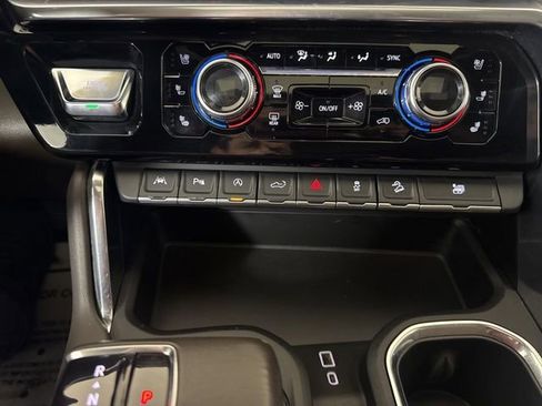 Used 2022 GMC Sierra 1500 Denali w/ Denali Reserve Package AWD/4WD image 15