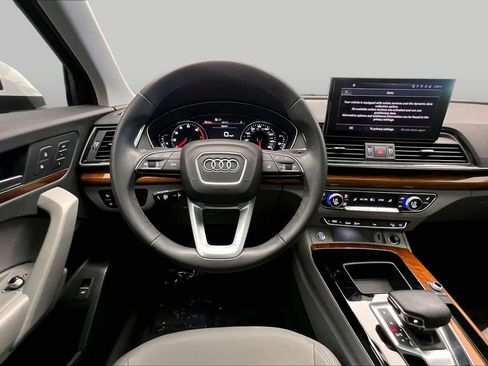 Used 2023 Audi Q5 2.0T Premium w/ Convenience Package AWD/4WD image 6