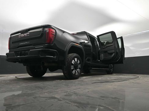 Used 2025 GMC Sierra 2500 Denali image 45