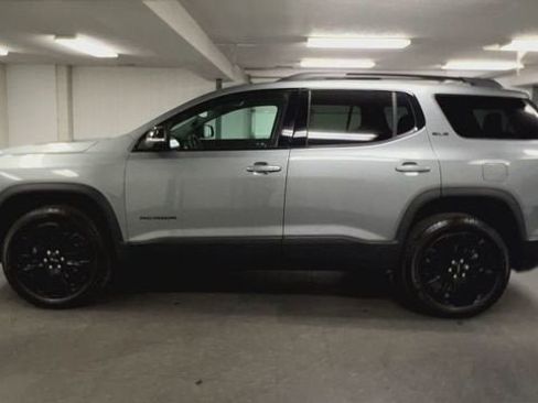 Certified 2023 GMC Acadia SLE w/ Driver Convenience Package FWD image 5