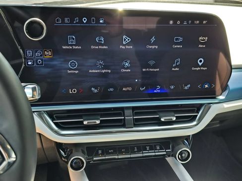 Used 2025 Chevrolet Equinox EV LT FWD image 27