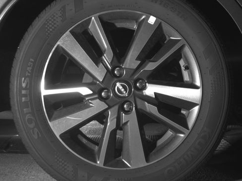 Used 2025 Nissan Versa SV FWD image 26