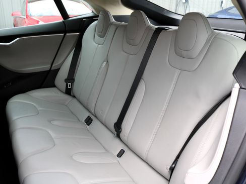 Used 2013 Tesla Model S image 30