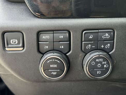 Used 2024 Chevrolet Silverado 2500 High Country AWD/4WD image 26