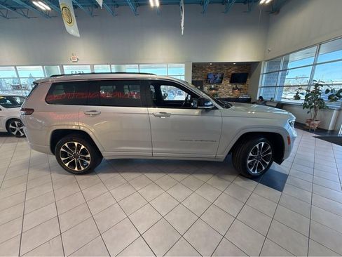 Used 2021 Jeep Grand Cherokee L Overland w/ Luxury Tech Group IV image 13