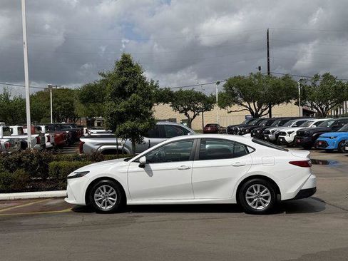 Certified 2025 Toyota Camry LE FWD image 4