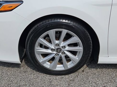 Used 2023 Toyota Camry LE FWD image 5