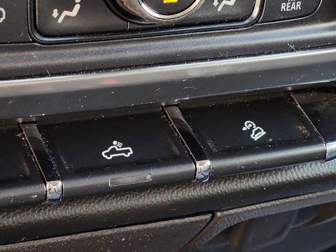 Used 2018 Chevrolet Silverado 1500 LT w/ All Star Edition image 23