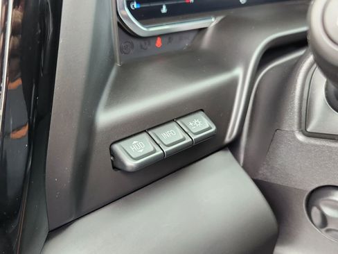Used 2025 GMC Sierra 1500 AT4 w/ AT4 Premium Package AWD/4WD image 23