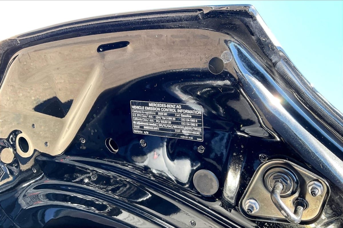 Used 2025 Mercedes-Benz C 300 Sedan image 28