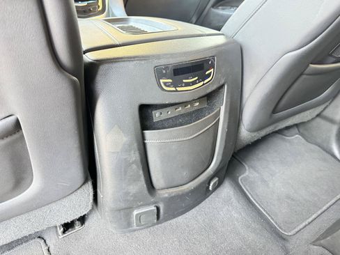 Used 2018 Cadillac Escalade Premium Luxury AWD/4WD image 23