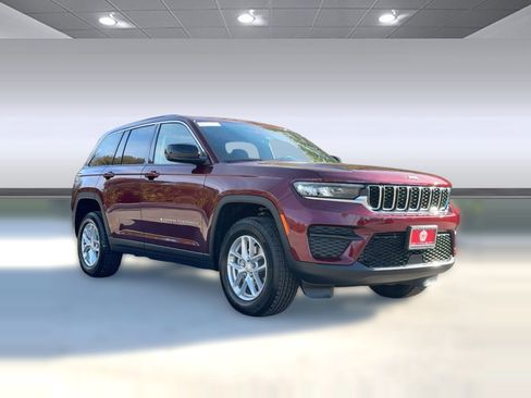 New 2025 Jeep Grand Cherokee Laredo X image 7